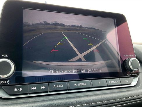 Used 2023 Nissan Rogue SV image 22