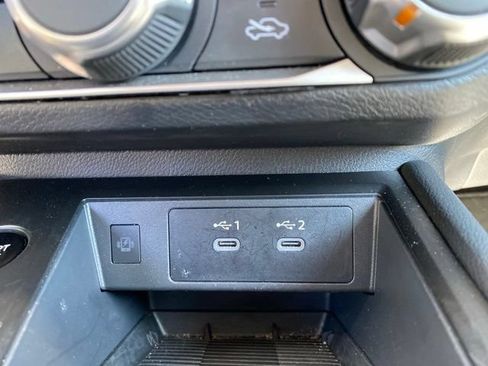 Used 2025 Nissan Kicks SV AWD/4WD image 26