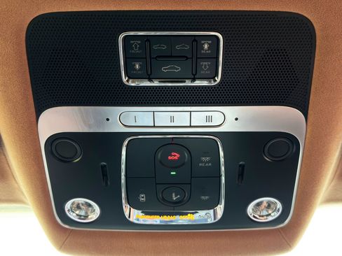 Used 2023 Bentley Flying Spur Azure AWD/4WD image 44