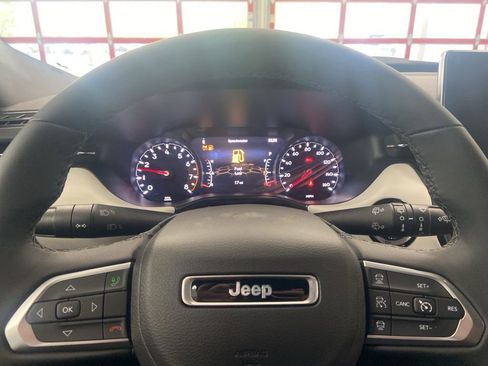 New 2025 Jeep Compass Limited image 6