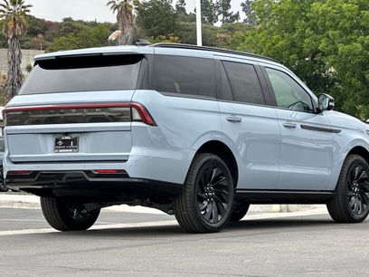 New 2026 Lincoln Navigator Reserve w/ Jet Appearance Package