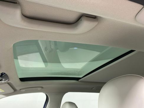 Certified 2022 Kia Sorento S w/ Panoramic Sunroof Package image 10