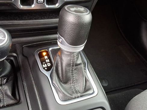 Used 2025 Jeep Wrangler Unlimited Sahara w/ Safety Group image 16