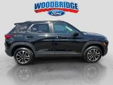 Used 2024 Chevrolet TrailBlazer LT image 3