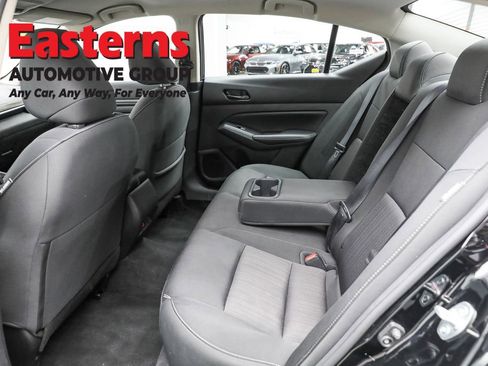 Used 2024 Nissan Altima 2.5 SV image 21