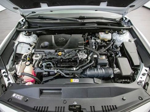 Used 2021 Toyota Camry XSE image 13