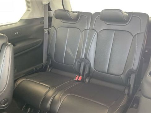 Used 2023 Jeep Grand Cherokee L Limited w/ Black Appearance Package image 43