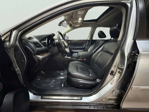 Used 2017 Subaru Outback 3.6R Limited image 19