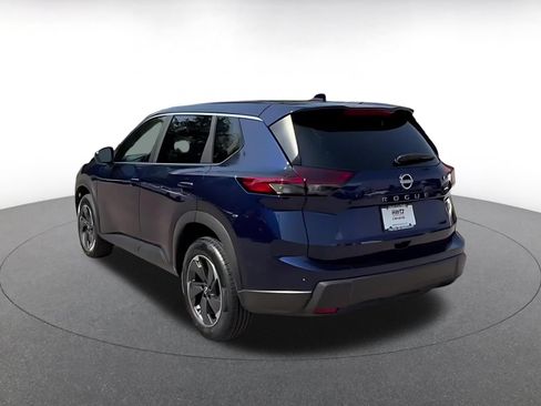 Used 2025 Nissan Rogue SV FWD image 9