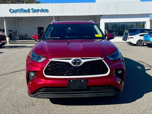 Used 2022 Toyota Highlander XLE image 9