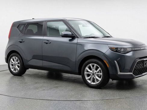 Used 2025 Kia Soul LX w/ LX Technology Package FWD image 1