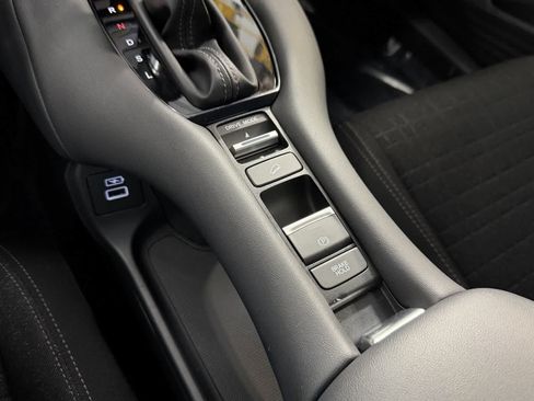 Used 2023 Honda HR-V LX image 24