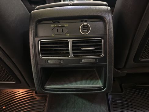 Used 2016 Volkswagen Touareg TDI AWD/4WD image 27