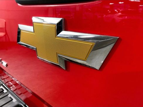 Used 2019 Chevrolet Colorado W/T w/ Custom Special Edition image 8