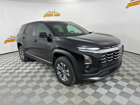 Used 2026 Chevrolet Equinox LT FWD image 8
