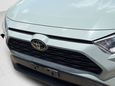 Used 2021 Toyota RAV4 XLE w/ Convenience Package AWD/4WD image 5