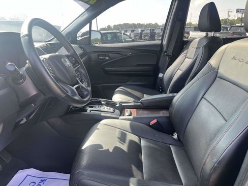 Used 2021 Honda Pilot Black Edition image 14