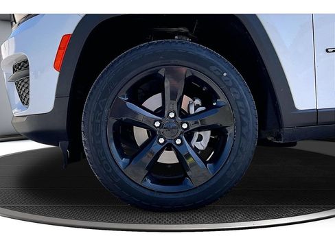 Certified 2023 Jeep Grand Cherokee Altitude AWD/4WD image 51