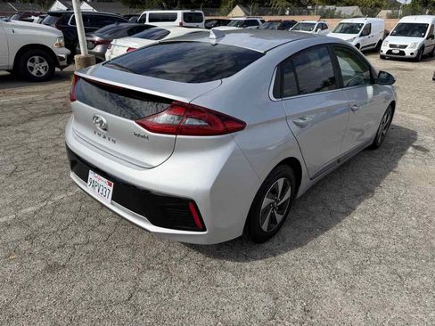 Used 2017 Hyundai Ioniq SEL FWD image 4