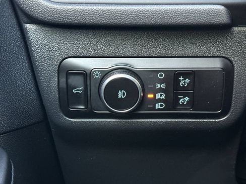 Used 2025 Ford Escape Platinum AWD/4WD image 36