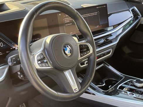 Used 2023 BMW X7 xDrive40i w/ M Sport Package image 9