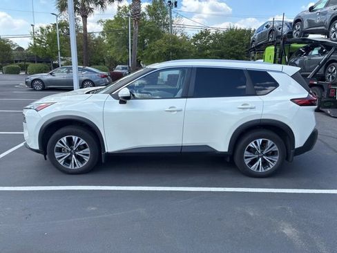 Used 2022 Nissan Rogue SV w/ SV Premium Package image 4