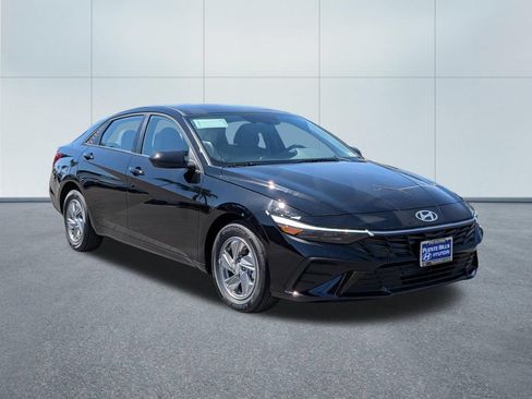 New 2026 Hyundai Elantra SE FWD image 8