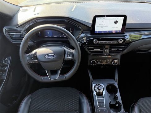 Used 2025 Ford Escape ST-Line image 10