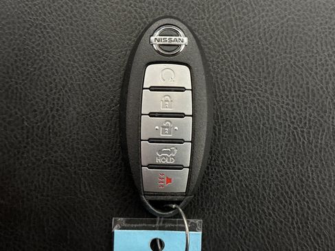 Used 2018 Nissan Pathfinder SL AWD/4WD image 10