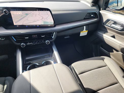 New 2026 Chevrolet Suburban LS image 19