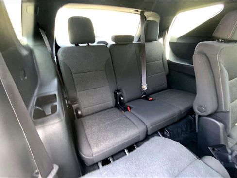 Used 2024 Chevrolet Traverse LT image 24