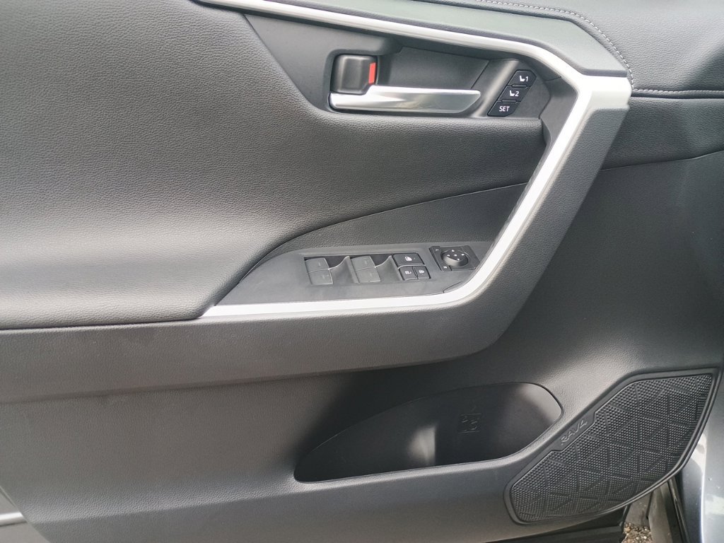 Used 2023 Toyota RAV4 Limited AWD/4WD image 11