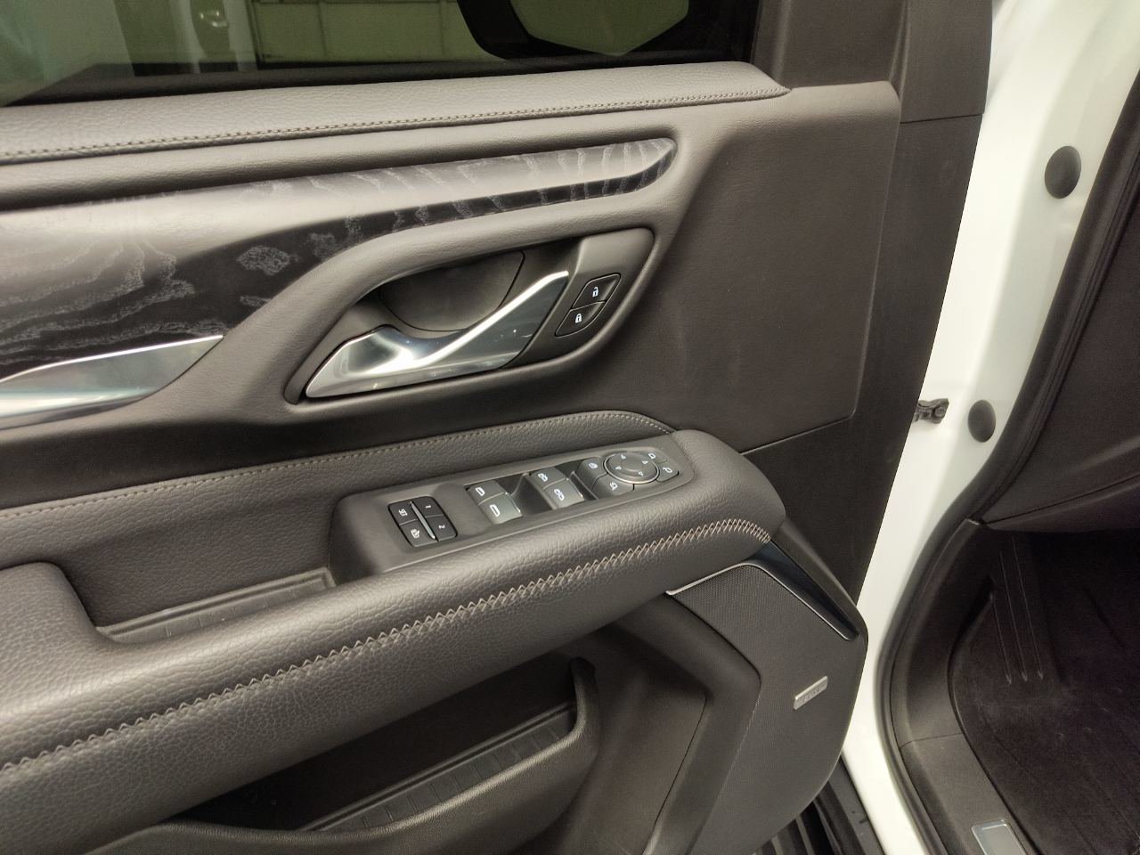 Used 2021 GMC Yukon Denali AWD/4WD image 15