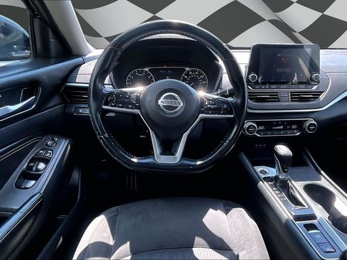 Used 2019 Nissan Altima 2.5 SV FWD image 5