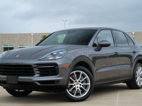 Used 2019 Porsche Cayenne S AWD/4WD image 2