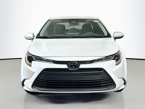 Used 2024 Toyota Corolla LE FWD image 2