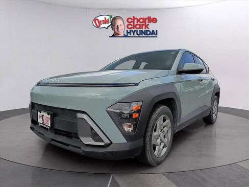 Used 2024 Hyundai Kona SE FWD image 1