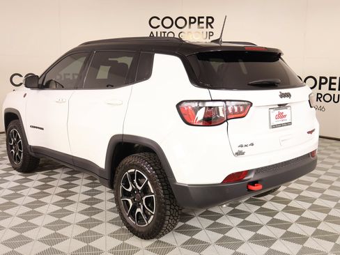 Used 2025 Jeep Compass Trailhawk w/ Trailhawk Convenience Group AWD/4WD image 22