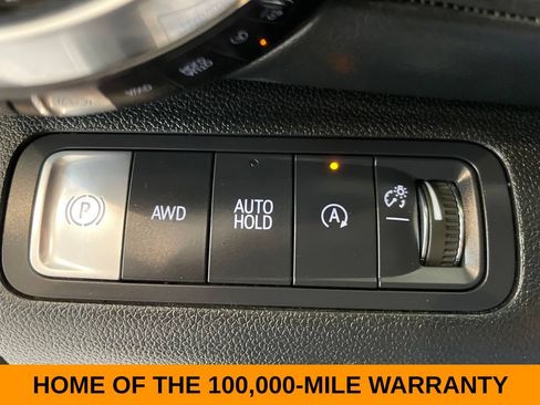 Used 2025 Chevrolet Equinox LT AWD/4WD image 13