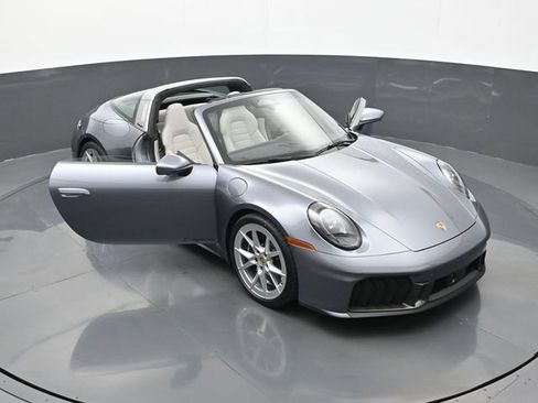 Certified 2026 Porsche 911 Targa 4 GTS AWD/4WD image 29