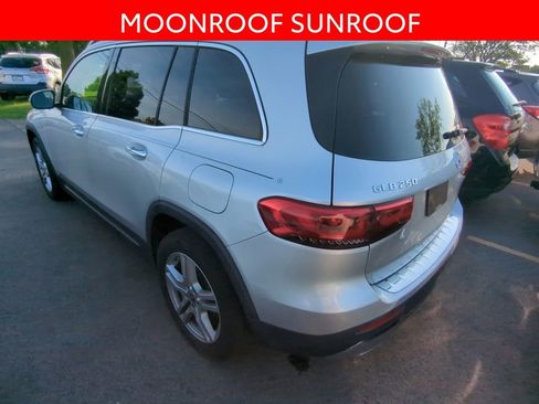 Used 2021 Mercedes-Benz GLB 250 w/ Premium Package image 4
