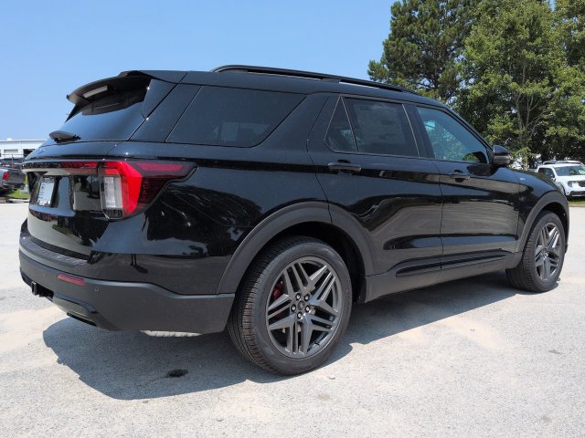 New 2026 Ford Explorer ST-Line w/ ST-Line Street Pack RWD image 4