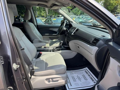 Used 2019 Honda Ridgeline RTL image 11