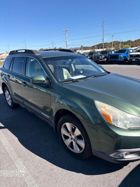 Used 2010 Subaru Outback 3.6R Limited AWD/4WD image 3