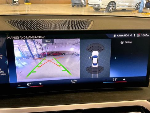 Certified 2024 BMW 330i Sedan w/ M Sport Package image 28