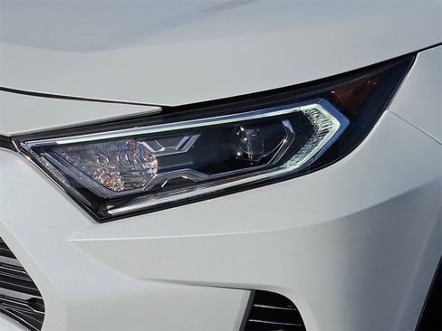 Certified 2020 Toyota RAV4 XSE image 10