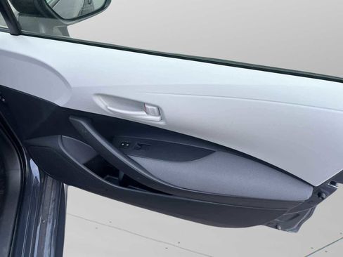 Used 2023 Toyota Corolla LE image 14