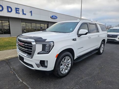 Used 2023 GMC Yukon XL SLT AWD/4WD image 2
