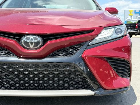 Used 2018 Toyota Camry XSE FWD image 7