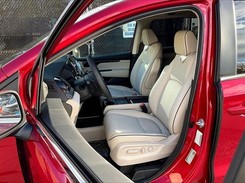New 2026 Honda Odyssey Touring image 11